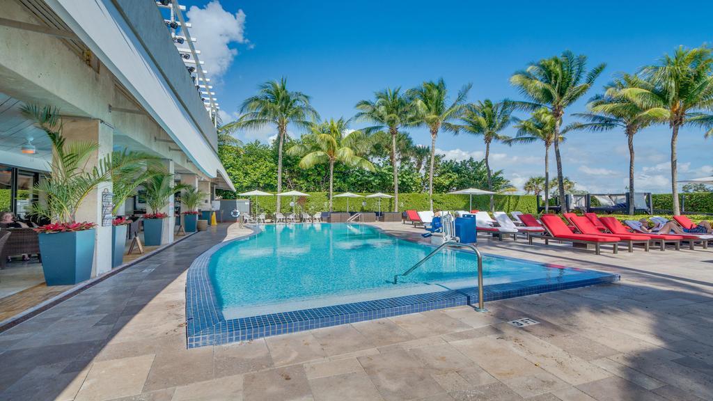 Beachfront Bentley Hotel One Bedroom Suite With Balcony And Beach Access ไมอามีบีช ภายนอก รูปภาพ
